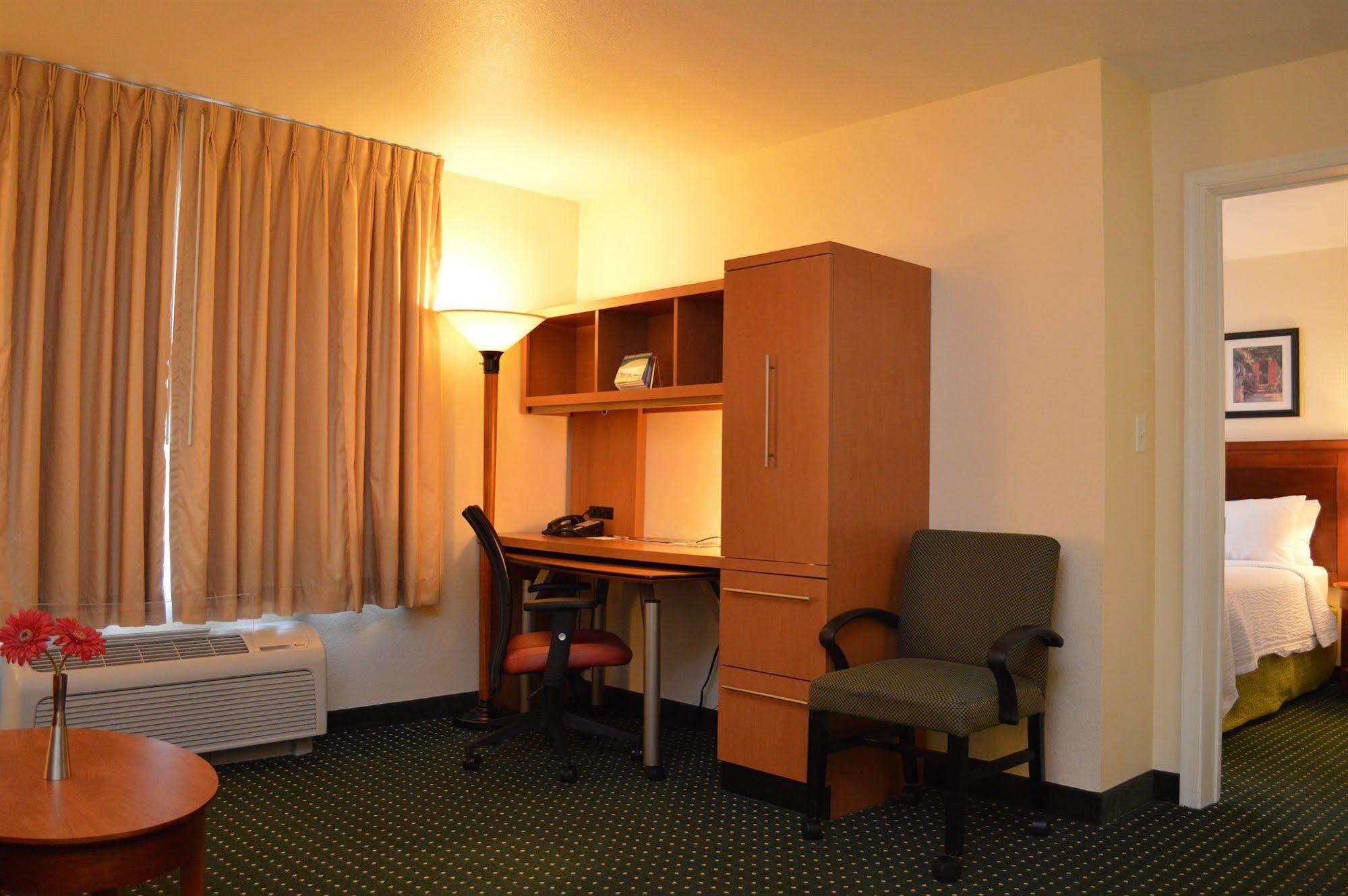 Towneplace Suites Stafford Luaran gambar